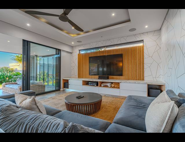 4 BEDROOM FREESTANDING FOR SALE IN SALT ROCK